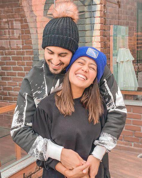 Neha Kakkar Rohanpreet Singh Are Couple Goals Check Out Their Most Romantic Pictures News18