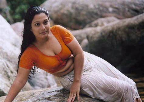 Malayalam actress leena maria paul arrested. GilmaHub💃 on Twitter: "Mallu B grade actress Maria #bgrade ...