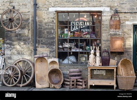 Outside View Of A Old Antique Shop In The Cotswolds Stock Photo
