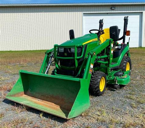 John Deere 1026r Garden Tractor And Attachments