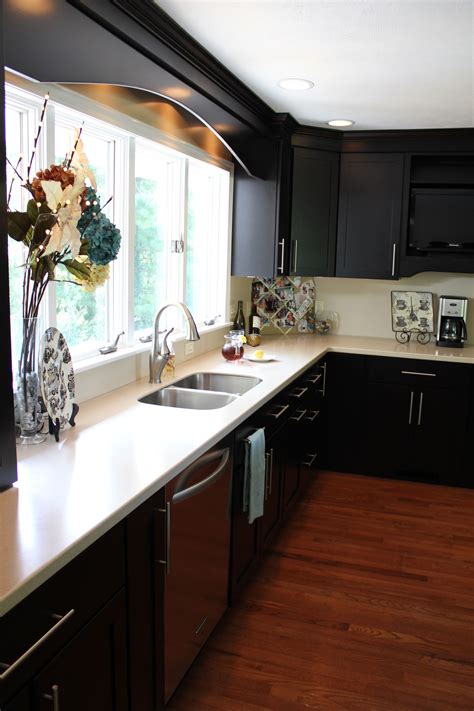 30 Black And White Cabinets In Kitchen
