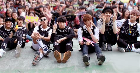 30 Rarely Seen Photos From Btss First Ever Fan Events Koreaboo