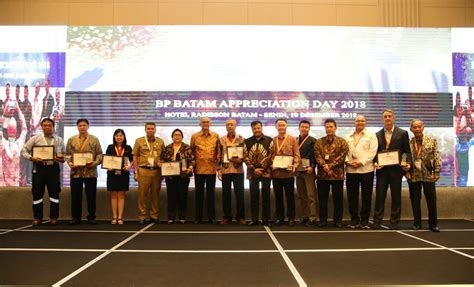 Batam (ex batu besar) tuks pt. BP Batam Berikan Penghargaan ke 21 Investor yang Puluhan Tahun Beroperasi di Batam - WartaKepri ...