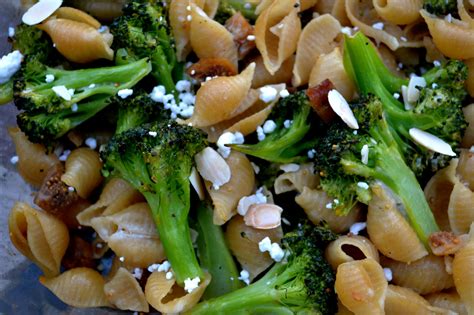 Broccoli Fig And Goat Cheese Pasta Big Eats Tiny Kitchen