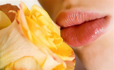 美しい唇、 黄色いバラ、 女の子、 美しい、 唇、 hdデスクトップの壁紙 wallpaperbetter