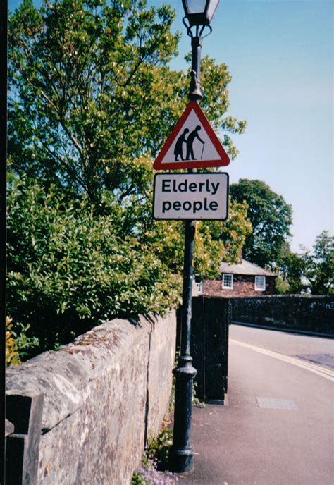 Crossing Sign In Salisbury England These Signs Made Me