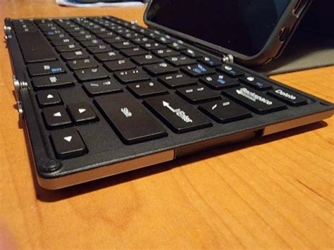 Plugable Full Size Folding Bluetooth Keyboard Is Perfect For