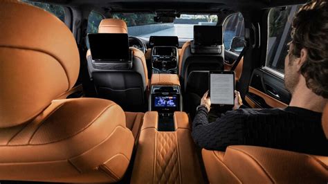 New Lexus Lx 2023 600 Signature Awd 7 Seats Photos Prices And Specs In Uae