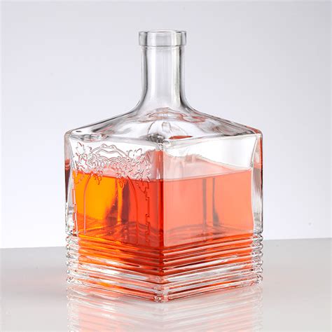 Elegant Relief High End Square 750ml Tequila Bottle Hot Selling Glass Bottle And Lid High