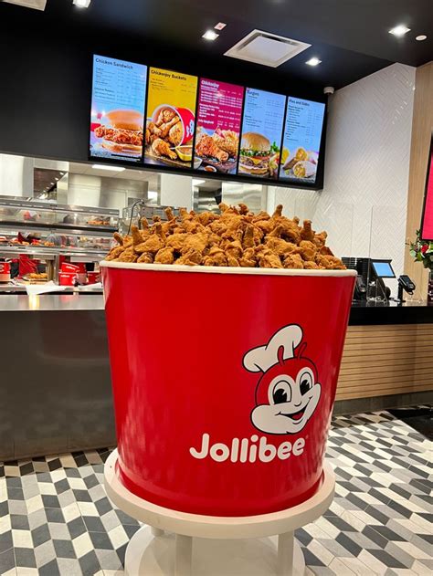 Jollibee Times Square Grand Opening Nyc — Average Socialite In 2022