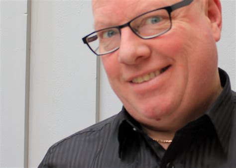 Tom ketil krogstad (55) er i trøndelag tingrett dømt til åtte måneders fengsel for å ha formidlet kontakt mellom prostituerte og sexkunder. tom ketil krogstad