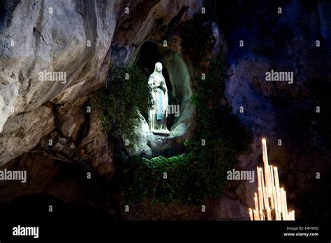 Statue Of The Virgin Mary In The Grotto Of Lourdes Stock Photo Alamy