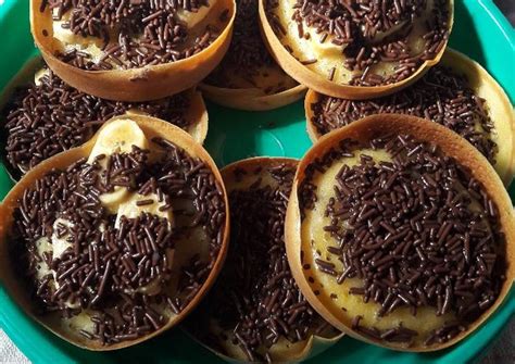 Resep martabak manis adalah sebuah inovasi dari koki nusantara dalam mewujudkan makanan khas arab yang sesuai dengan selera orang indonesia. Resep Martabak Unyil takaran sendok oleh Ristiani - Cookpad
