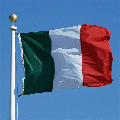 The italian flag, commonly referred to as il tricolore, just like many flags around the the french flag greatly inspired the italian flag during the attack of napoleon between 1796. Italian Flag Italy Banner Polyester 3x5 FT Country Flags ...