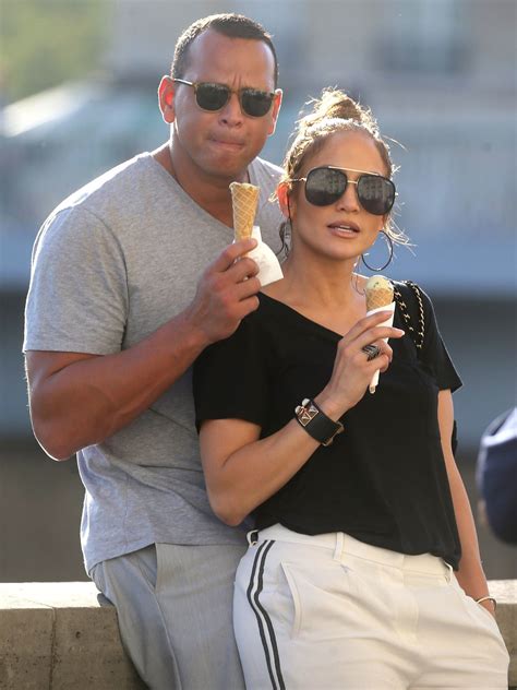 Jennifer Lopez Reveals Jaw Dropping Abs On A Date With Alex Rodriguez