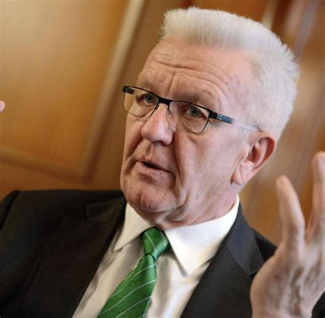 Ein podcast zu themen, die bewegen, an orten, die kretschmann etwas bedeuten. Özdemir sieht Kretschmann für volle Amtszeit gesetzt - WELT