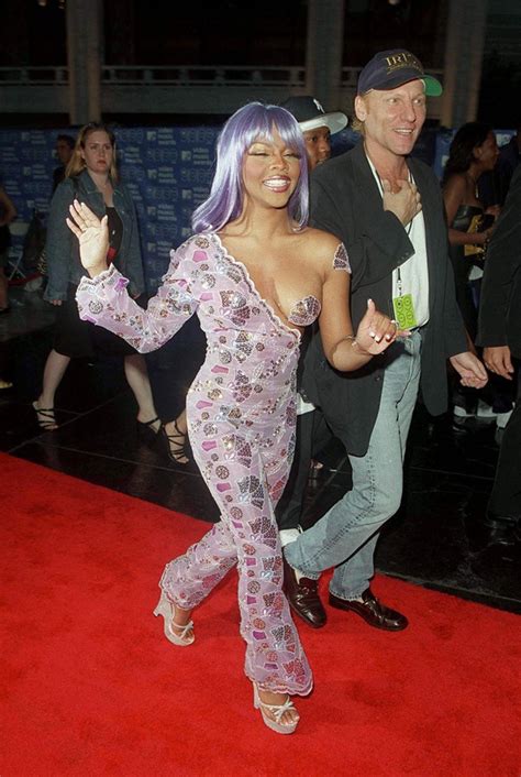 lil kim s wildest awards show outfits pics from grammys and more hollywood life