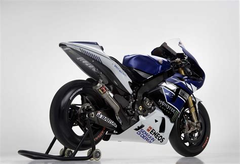 Rossi Lorenzo And The 2013 Yamaha Yzr M1 Asphalt And Rubber