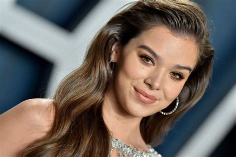 Hailee Steinfeld Explains Her New Dogs Name Says New Music Is Coming