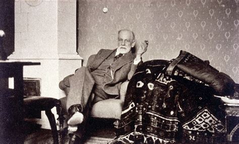 Freud Sofa