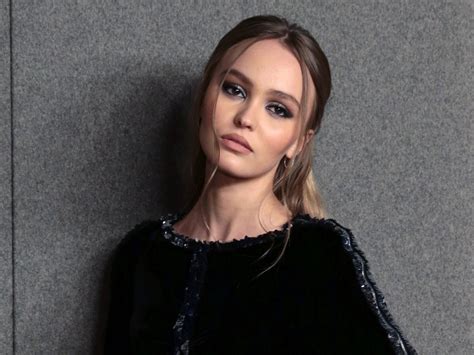 Johnny Depp Daughter Lily Rose Depp Posts Rare Swimsuit Selfie Photo Sheknows