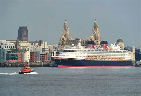 Thousands Line Dock To Wave Off Disney Magic Cruise Liner Liverpool Echo