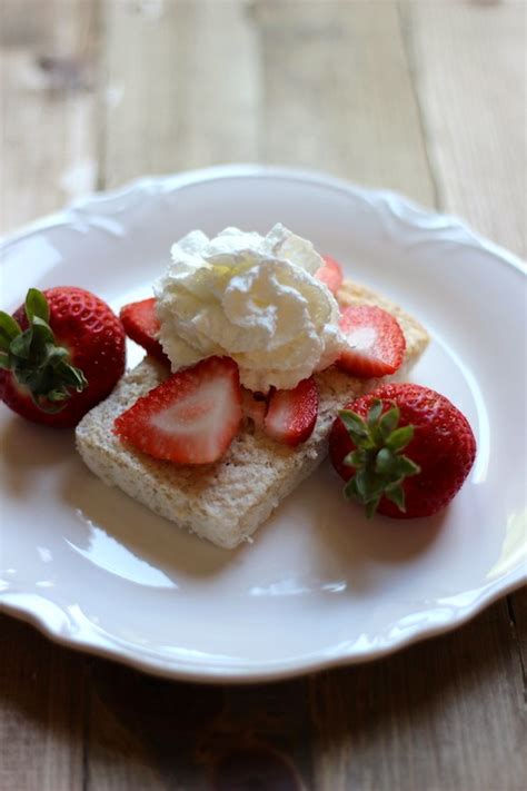 With a very low fat content, it is often seen as a smarter treat than other cakes. Single Serve Angel Food Cake