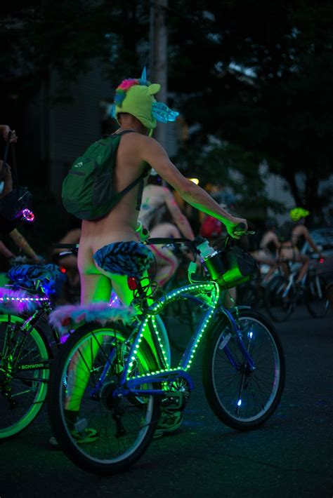 Photos Portland Bikes Bare For World Naked Bike Ride KPIC