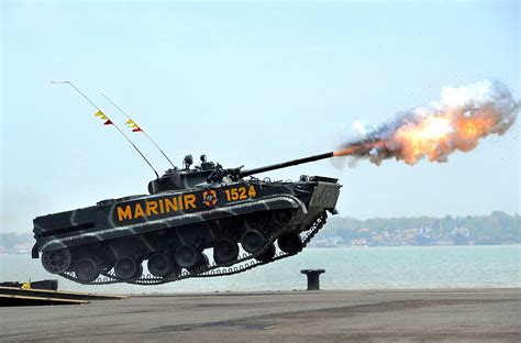 Indonesian Bmp 3 Indonesian Marine Bmp 3 Jumping During Ce Flickr