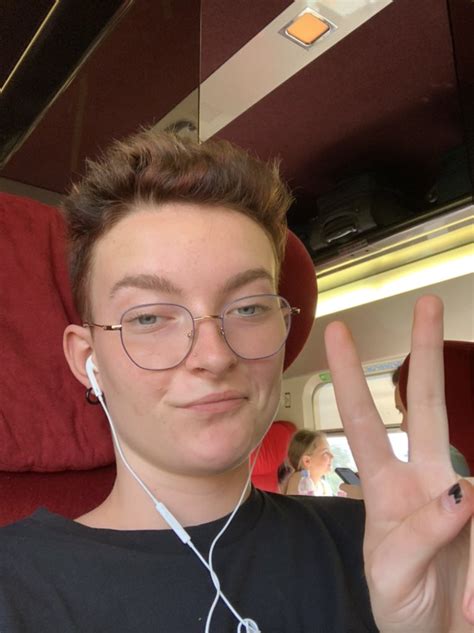 Raph La Menace Is Gonna See Louis On Twitter In The Train Direction