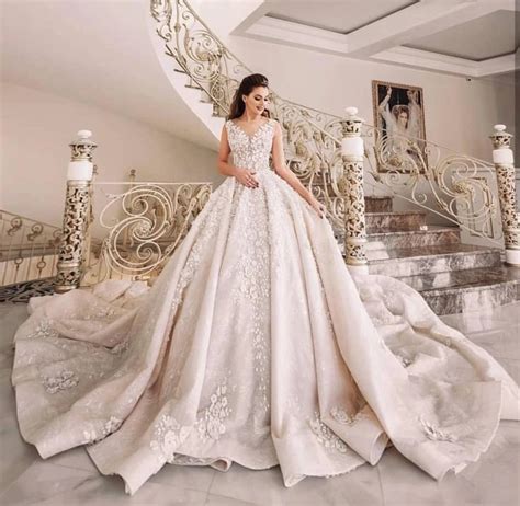 2019 Luxurious Lace Ball Gown Wedding Dresses 3d Floral Princess Dubai