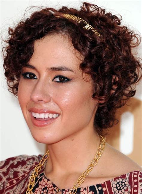 Beauty And Fashion For All Categories Curly Hairstyles