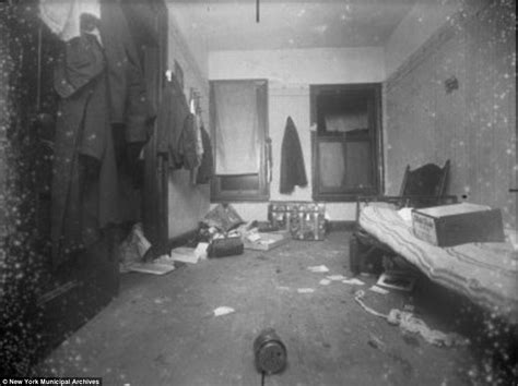 Chilling Black And White Pictures Reveal New Yorks Grisly History Of