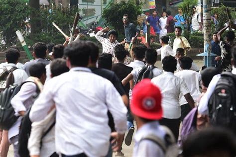 Student Protesters Clash With Police In Bangladesh The New York Times
