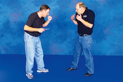 Self-defense and unarmed defense - Knife defense with bare hands ...