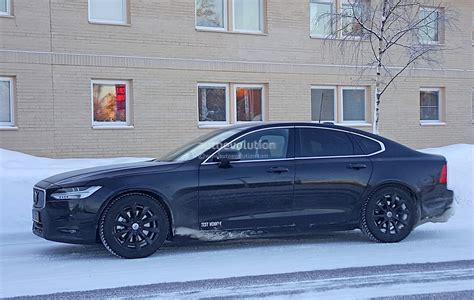 The volvo s90 is an elegant, uniquely scandanavian luxury sedan that offers a distinctive personality in a field of german competitors. 2016 Volvo S90 R-Design Spied Without Any Disguise ...