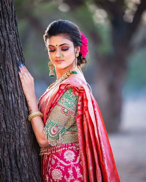 Simple Makeup On Saree In Marathi