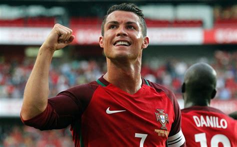 Kaum gespielt und trotzdem aufgefallen: Cristiano Ronaldo mais perto da Bola de Ouro 2016