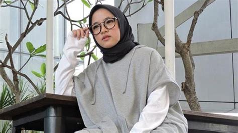Tutorial Hijab Ala Nissa Sabyan Cara Memakai Jilbab Pashmina Sabyan