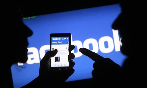 Researchers Have Established A Worrisome Link Between Social Media