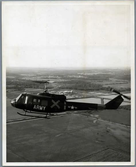 Bell Uh 1d Iroquois Helicopter Vintage Original Manufacturers Photo Us