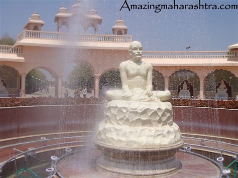 Gajanan maharaj hintli bir hindu gurusu, aziz ve mistikti. SHEGAON - Amazing Maharashtra