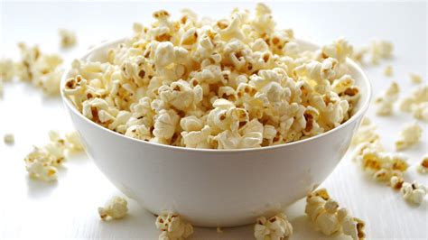 I mean seriously, i flicked a popcorn husk out from under his gums in half a second. Inside Popcorn's Multisensory Appeal | The New Yorker