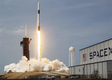 Spacex Closes Massive Funding Round Elon Musk Updates On Starlink Ipo
