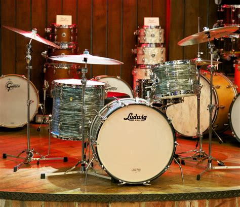 Oasis Vintage Ludwig 1965 3 Piece In Blue Oyster Pearl Drum Shop