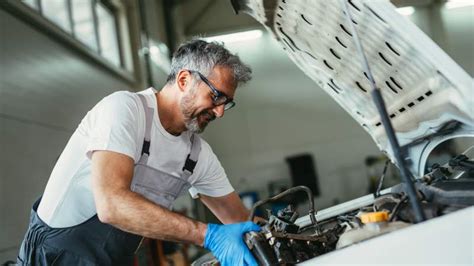 8 Diy Car Maintenance Projects Anyone Can Handle Autoversed