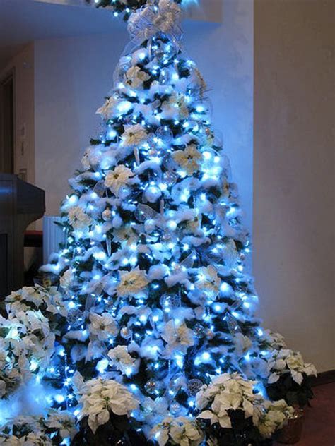traditional  unusual christmas tree decor ideas digsdigs