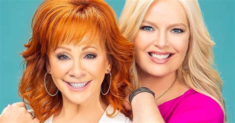 Reba Throws Back To The Time Barbra Jean Dragged Her To A Karaoke Stage