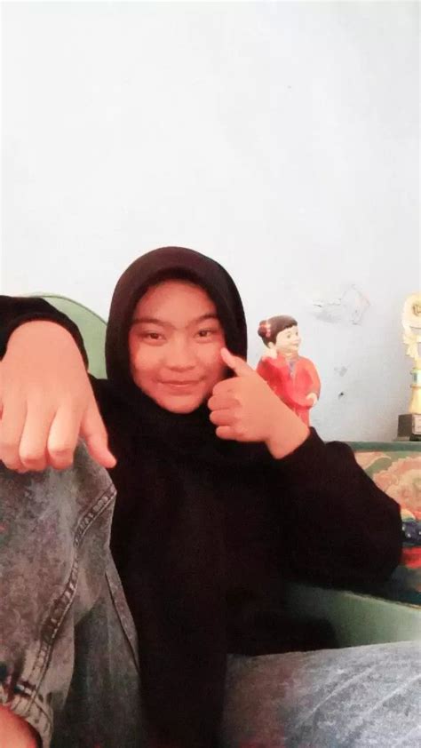 Pin By Silvi Mp On Remaja Hijab In 2022 Remaja Hijab