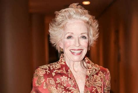 The actress talked about her new netflix series 'ratched,' and shooting 'american crime story' with. Holland Taylor Bio, Partner, Girlfriend Or Husband - Sarah ...